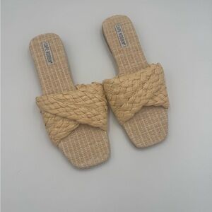 Cape Robbin Yola Basket Weave Slides 8women  New without Tags or Box, no wear